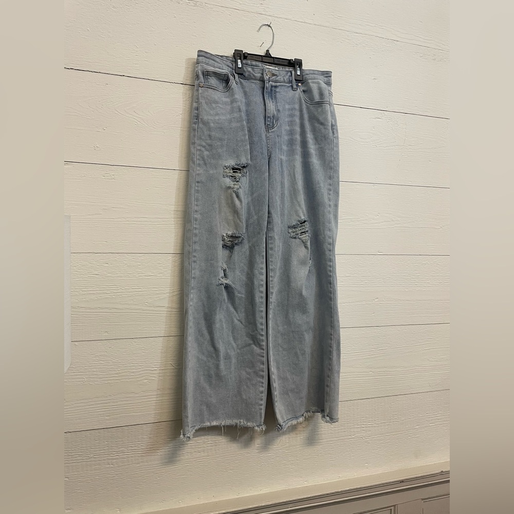 Easel - Picture 2 of 4